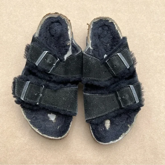 Birkenstock Arizona Shearling Black Suede Sandals Size 7 Fur Lined Cozy - Picture 2 of 16